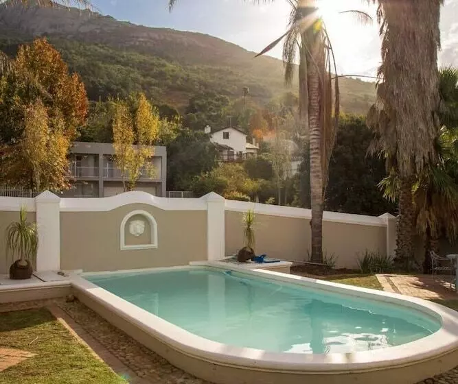 Pontac Manor Hotel & Restaurant