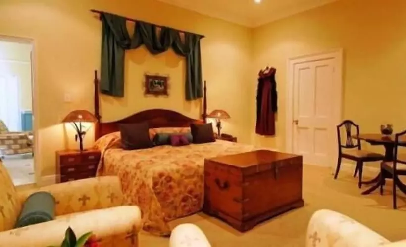 Pontac Manor Hotel & Restaurant