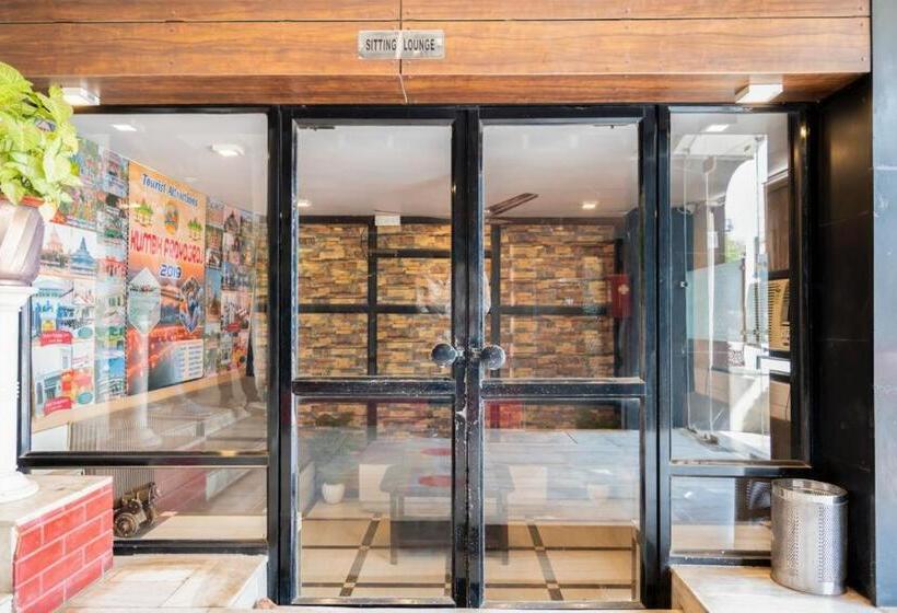 בית מלון כפרי Prayag