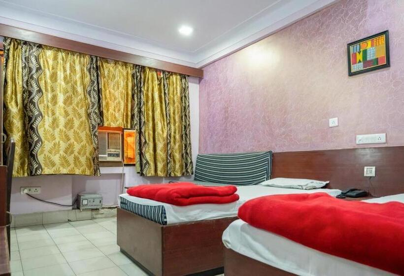 בית מלון כפרי Prayag