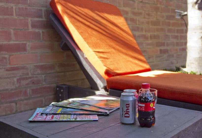 Отель Sunrock Guesthouse