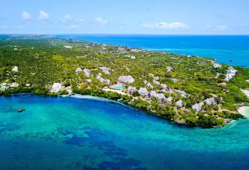 هتل Temple Point Resort