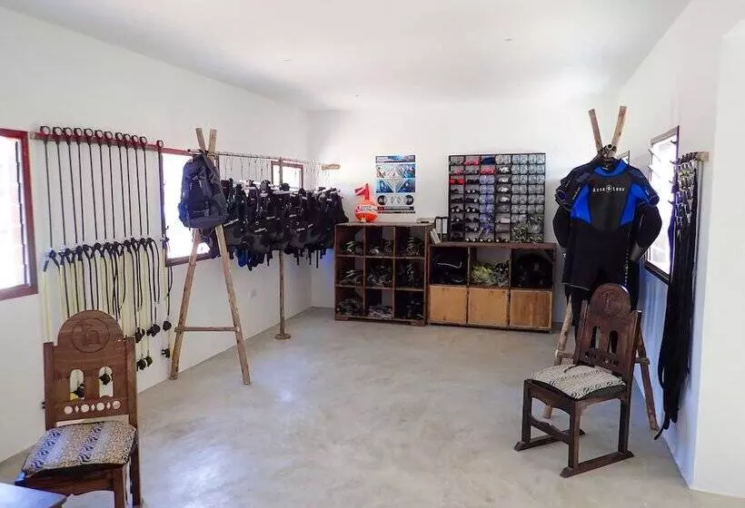 هتل Temple Point Resort