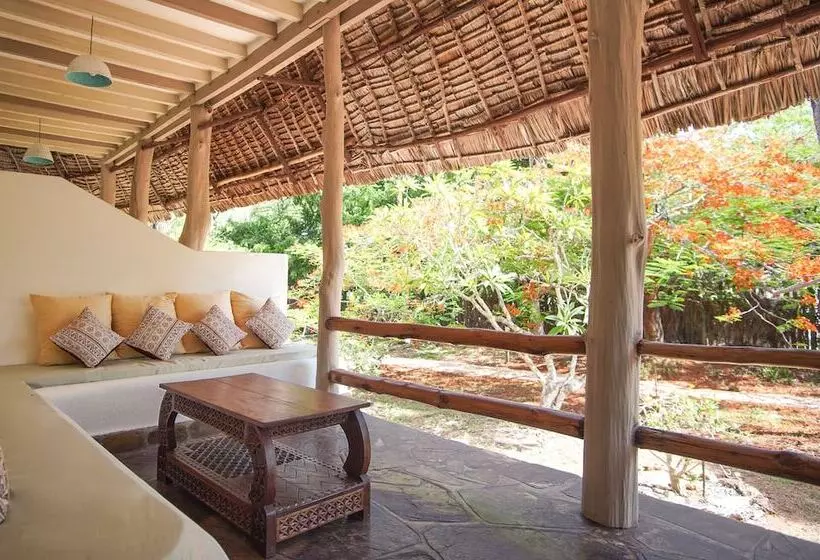 هتل Temple Point Resort