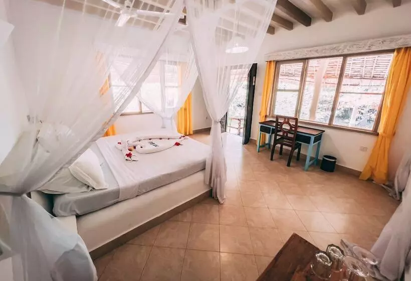 هتل Temple Point Resort