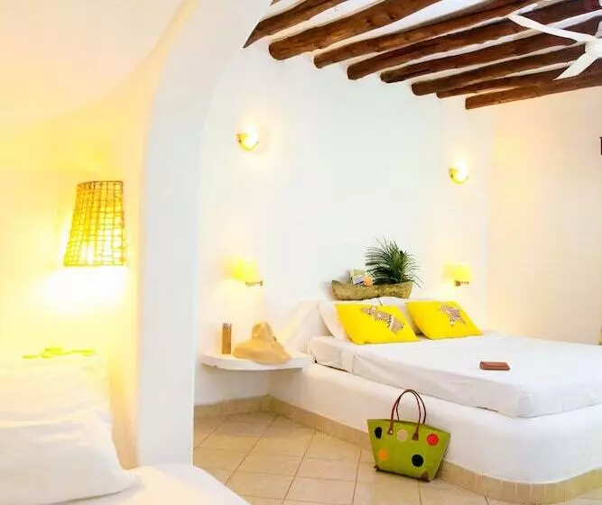 هتل Temple Point Resort