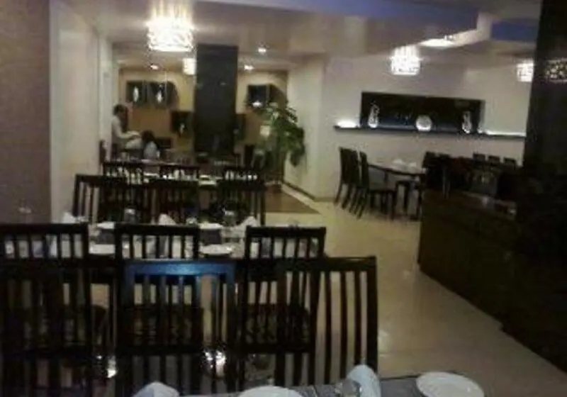 ホテル The Manor