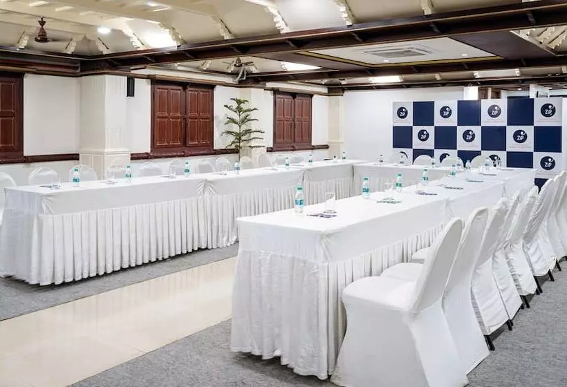 Zip By Spree Hotels Mangala International