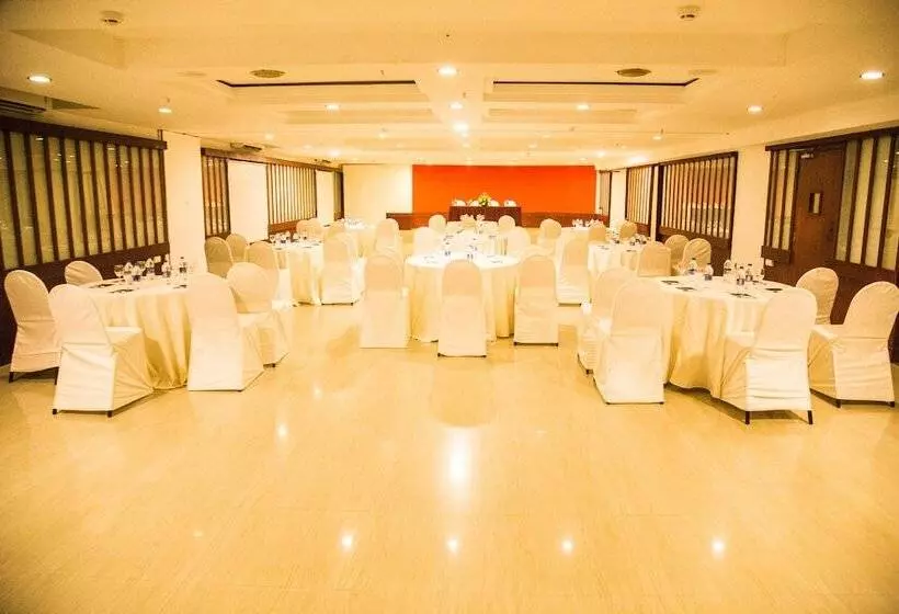 Zip By Spree Hotels Mangala International