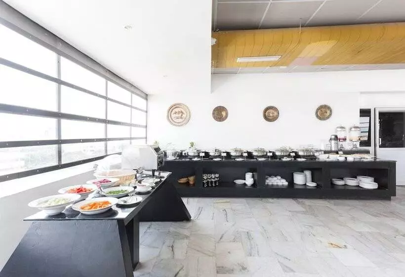 Zip By Spree Hotels Mangala International