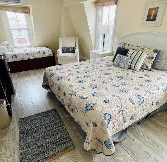 The Grenville Hotel And Restaurant