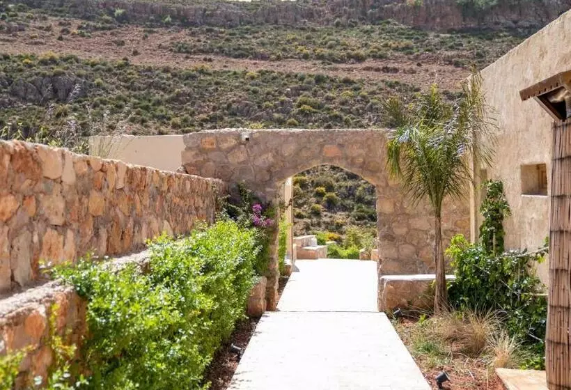 Aamiaismajoitus (B&B) Dar El Mandar   Ferme & Table D Hôte Berbère