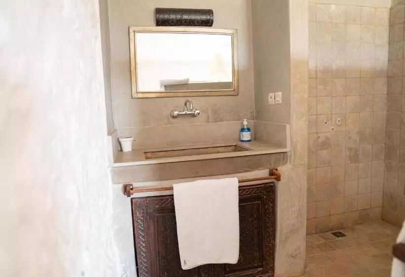 Aamiaismajoitus (B&B) Dar El Mandar   Ferme & Table D Hôte Berbère