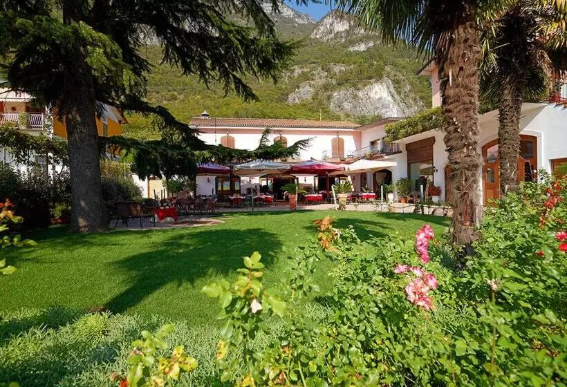 ホテル Agriturismo Roeno