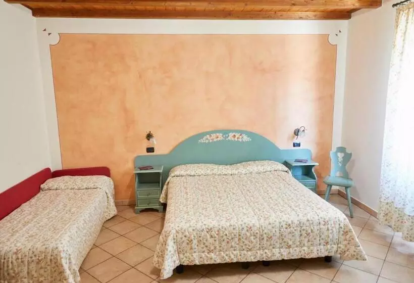 ホテル Agriturismo Roeno