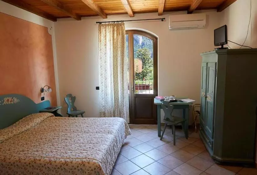 ホテル Agriturismo Roeno