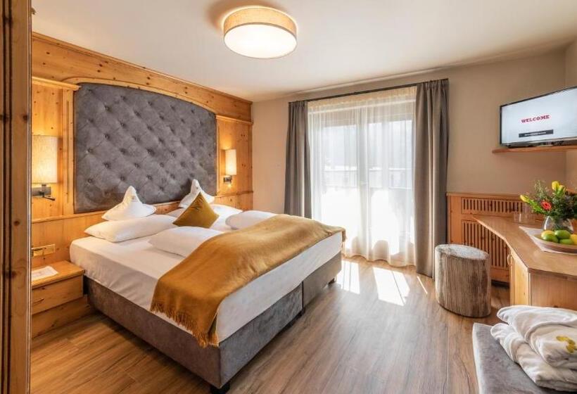 בית מלון כפרי Hirzer S