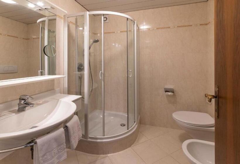 בית מלון כפרי Hirzer S