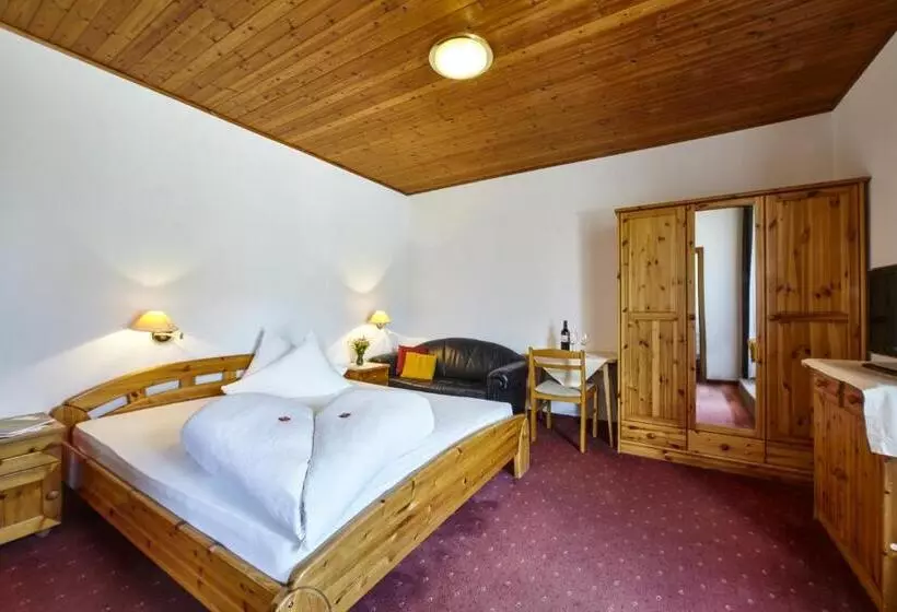 ホテル Obermoosburg