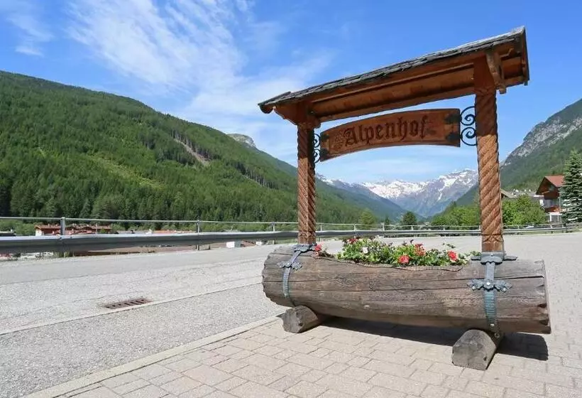 Hotelli Pension Alpenhof B&b