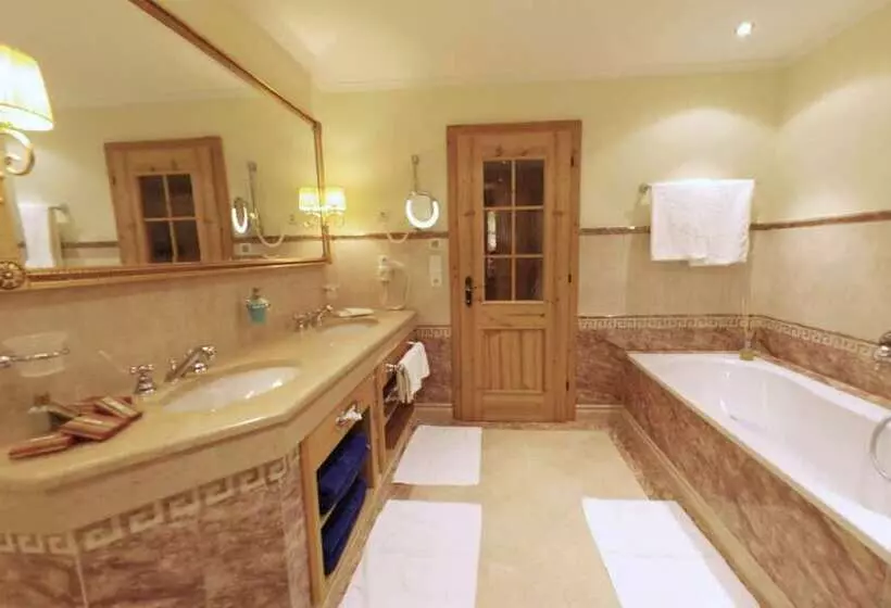 ホテル Quellenhof Luxury Resort Passeier