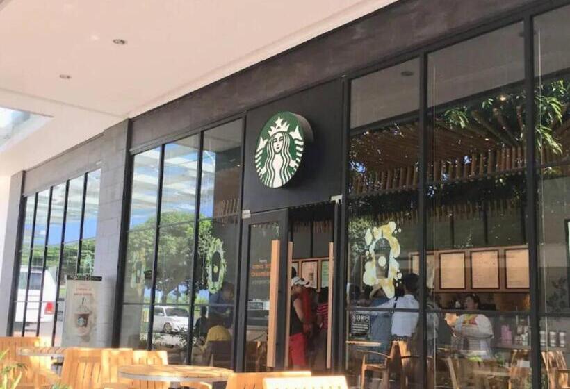 Cebu Cozy Ocean View 1br,17th,pool,wifi,mactan