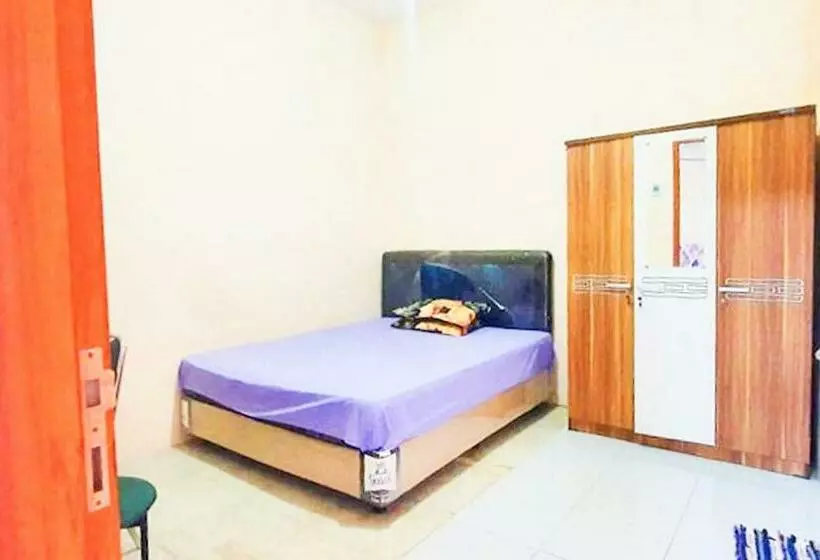 Hotelli Green Kanca Syariah Guest House Mitra Reddoorz