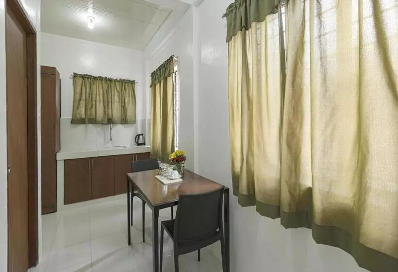 Hotelli Oyo 736 Jade Apartelle