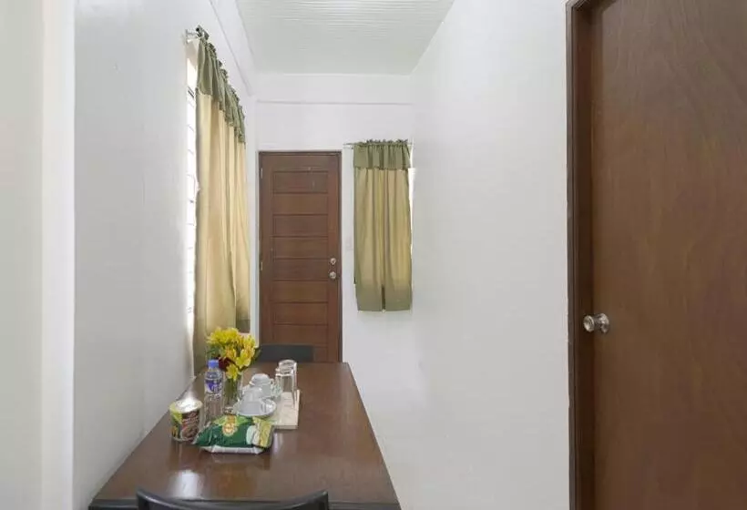 Hotelli Oyo 736 Jade Apartelle