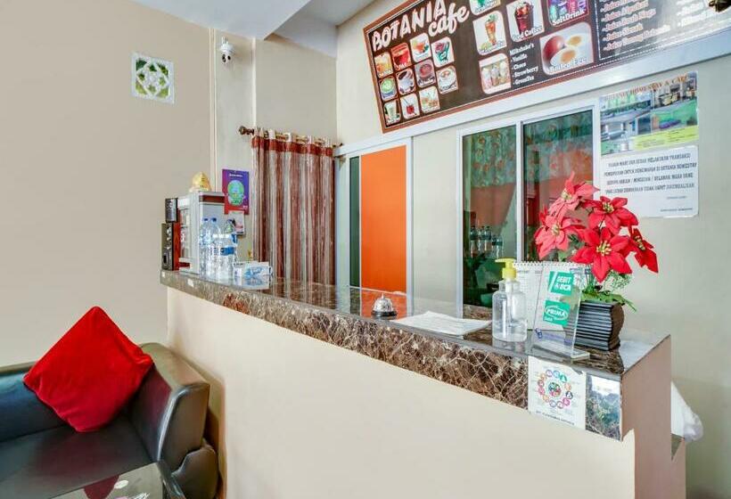 בית מלון כפרי Oyo 90024 Botania Homestay & Cafe