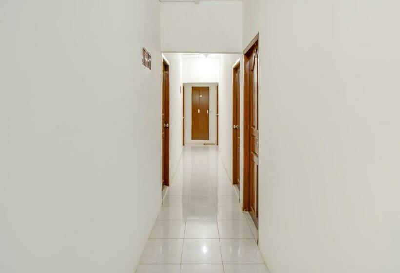 בית מלון כפרי Oyo 90024 Botania Homestay & Cafe