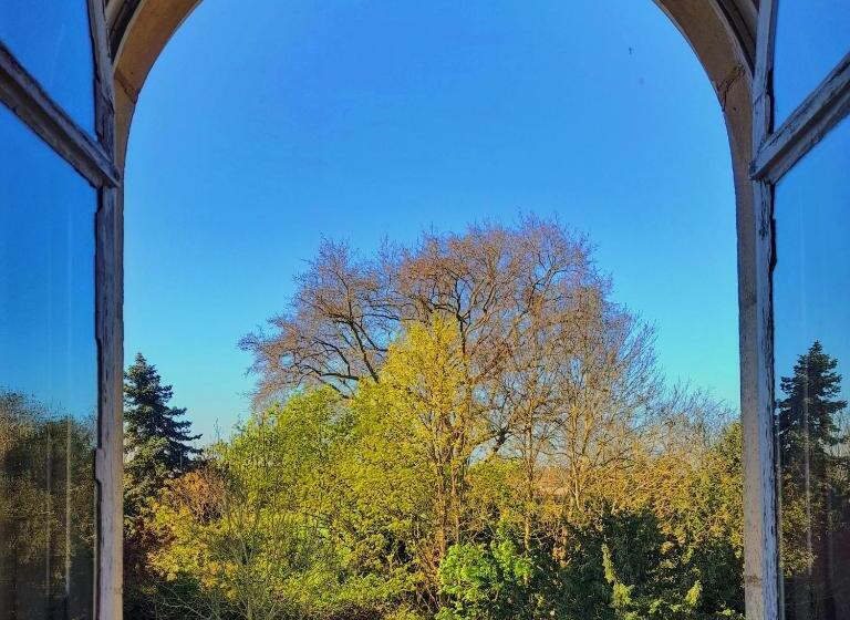 פנסיון Chateau De Hiéville