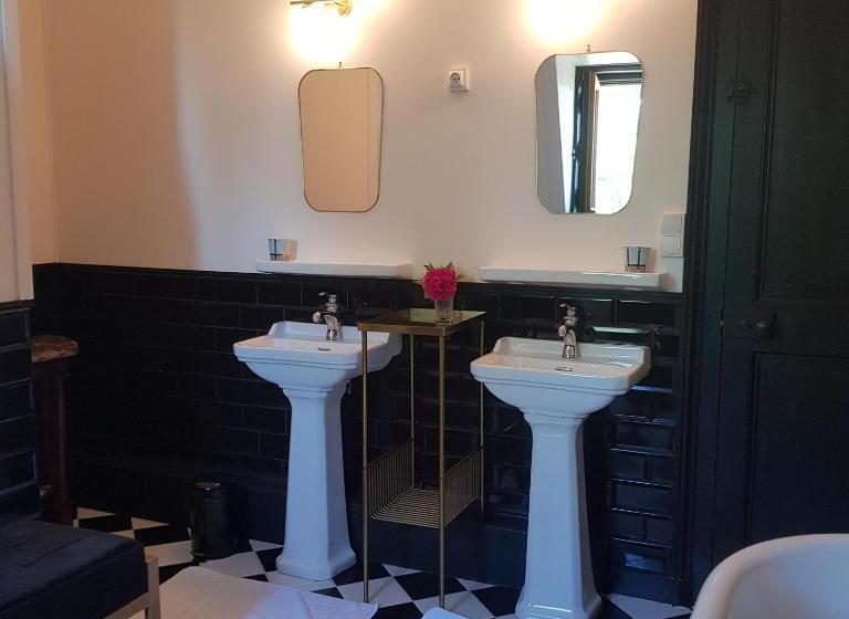 פנסיון Chateau De Hiéville