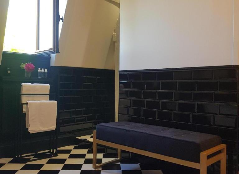 פנסיון Chateau De Hiéville