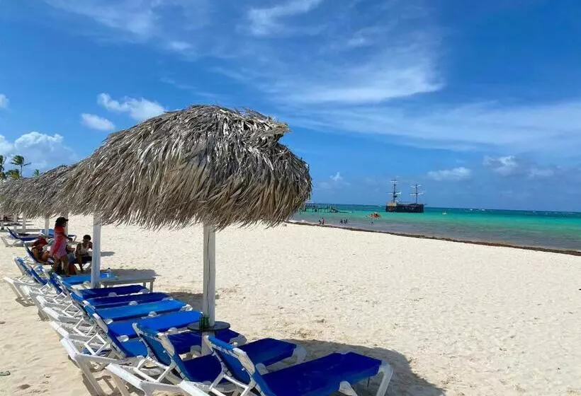 Truecost Deluxe Studios - Playa Bavaro - Free Wifi - Free Beach Club