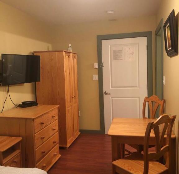 ベッドアンドブレックファースト Crowsnest Vineyards Guesthouse