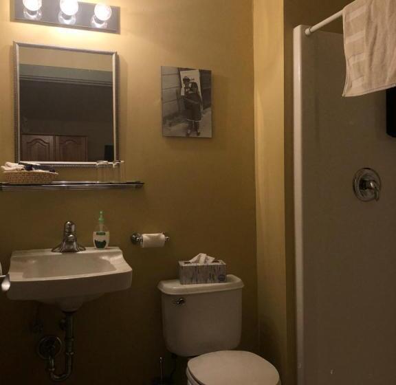 ベッドアンドブレックファースト Crowsnest Vineyards Guesthouse