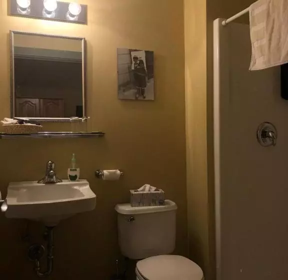 Aamiaismajoitus (B&B) Crowsnest Vineyards Guesthouse