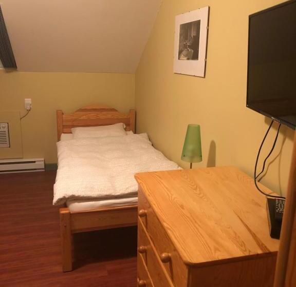 ベッドアンドブレックファースト Crowsnest Vineyards Guesthouse