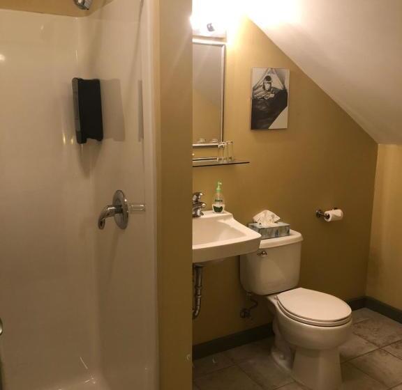 ベッドアンドブレックファースト Crowsnest Vineyards Guesthouse