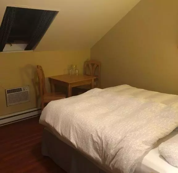 Aamiaismajoitus (B&B) Crowsnest Vineyards Guesthouse