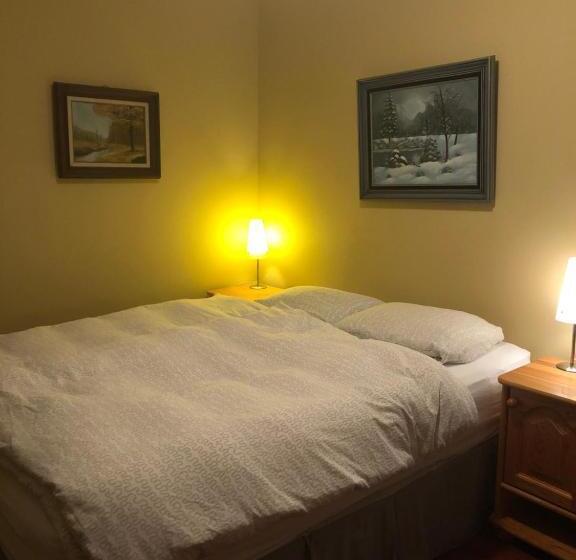 ベッドアンドブレックファースト Crowsnest Vineyards Guesthouse