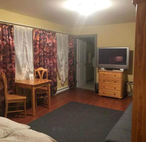 ベッドアンドブレックファースト Crowsnest Vineyards Guesthouse