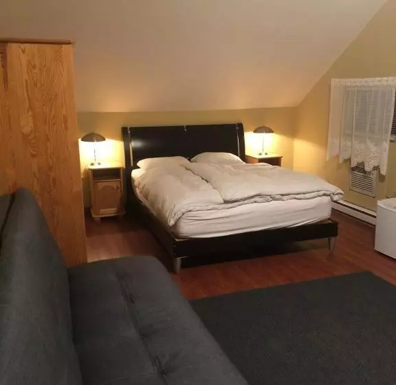 Aamiaismajoitus (B&B) Crowsnest Vineyards Guesthouse