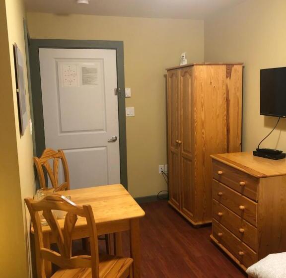 ベッドアンドブレックファースト Crowsnest Vineyards Guesthouse