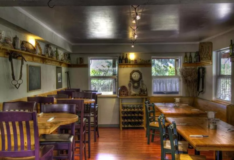 Aamiaismajoitus (B&B) Crowsnest Vineyards Guesthouse