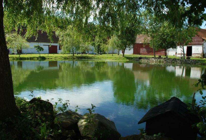 مبيت وإفطار Domaine De Collen