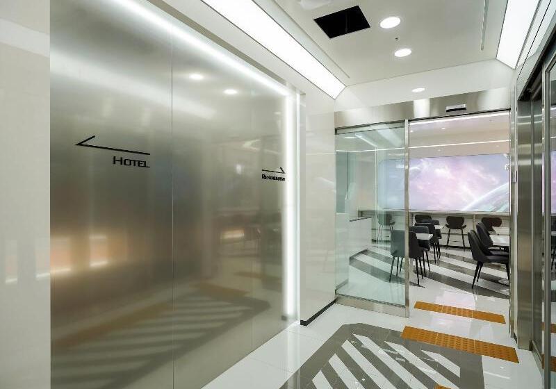 Henn Na Hotel Seoul Myeongdong