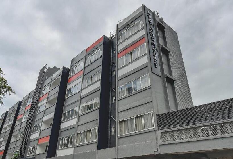 Отель Townhouse Century