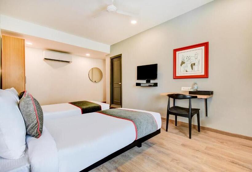 Отель Townhouse Century